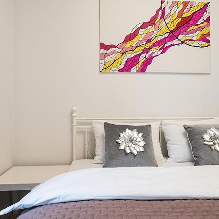 Wola Glamour Apartment ワルシャワ エクステリア 写真
