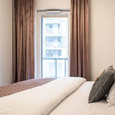 Wola Glamour Apartment ワルシャワ エクステリア 写真