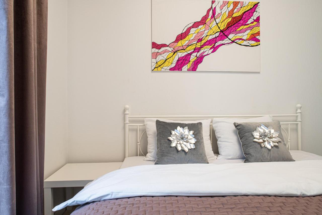 Wola Glamour Apartment ワルシャワ エクステリア 写真