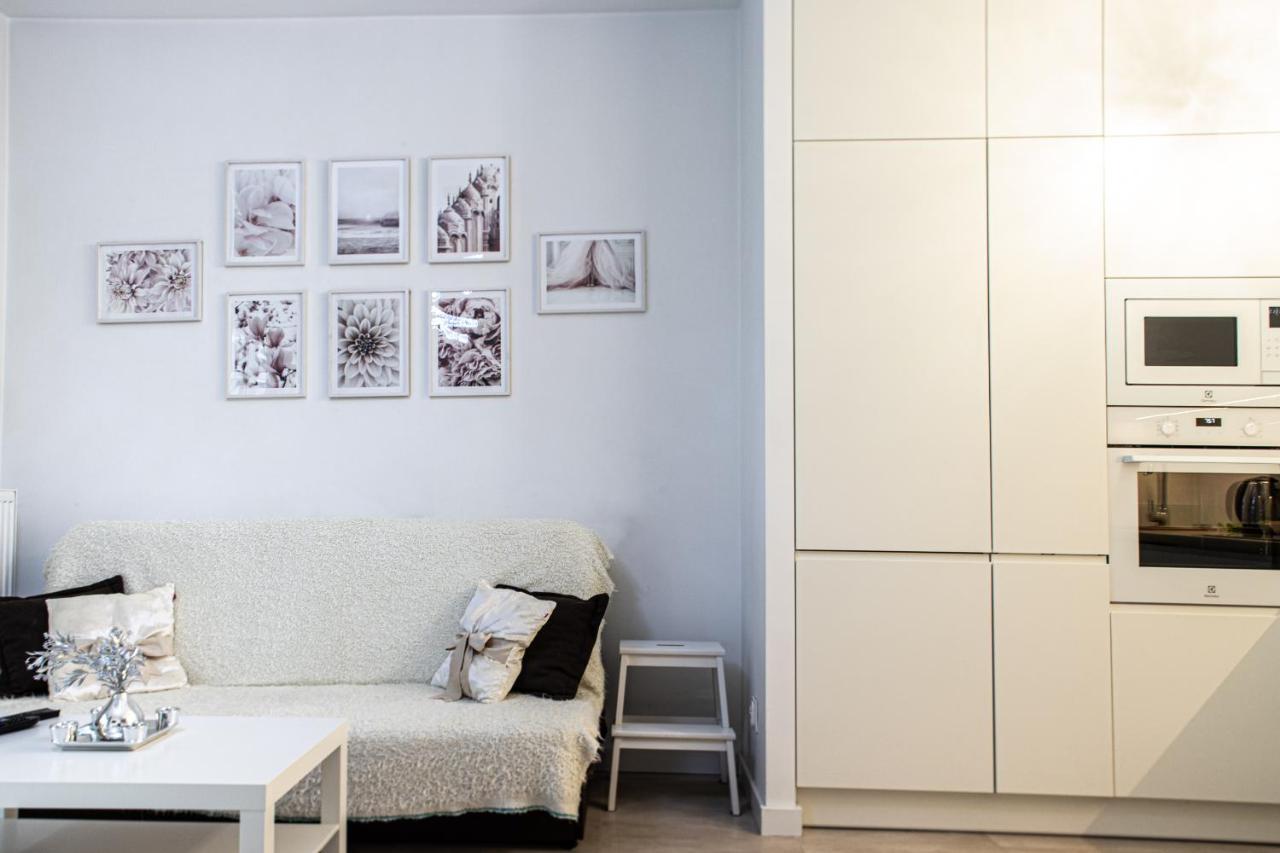 Wola Glamour Apartment ワルシャワ エクステリア 写真