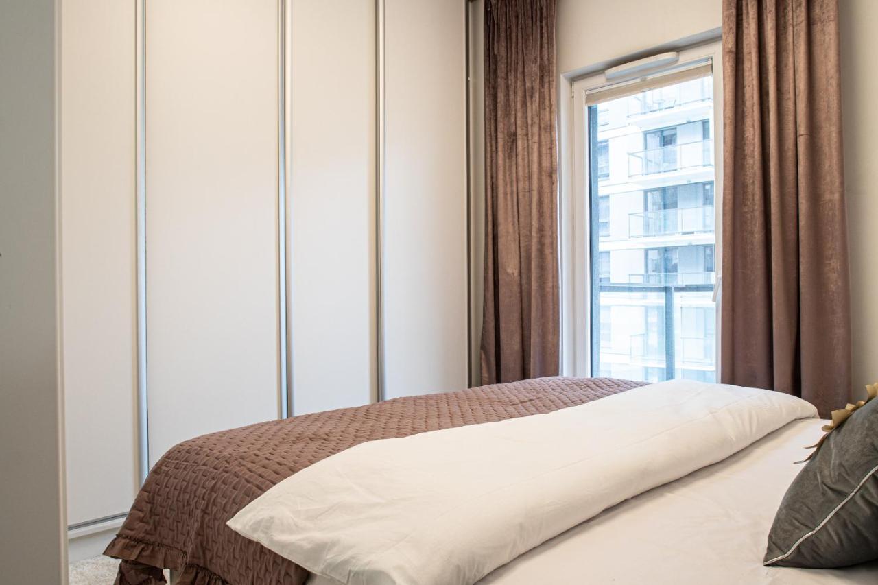 Wola Glamour Apartment ワルシャワ エクステリア 写真