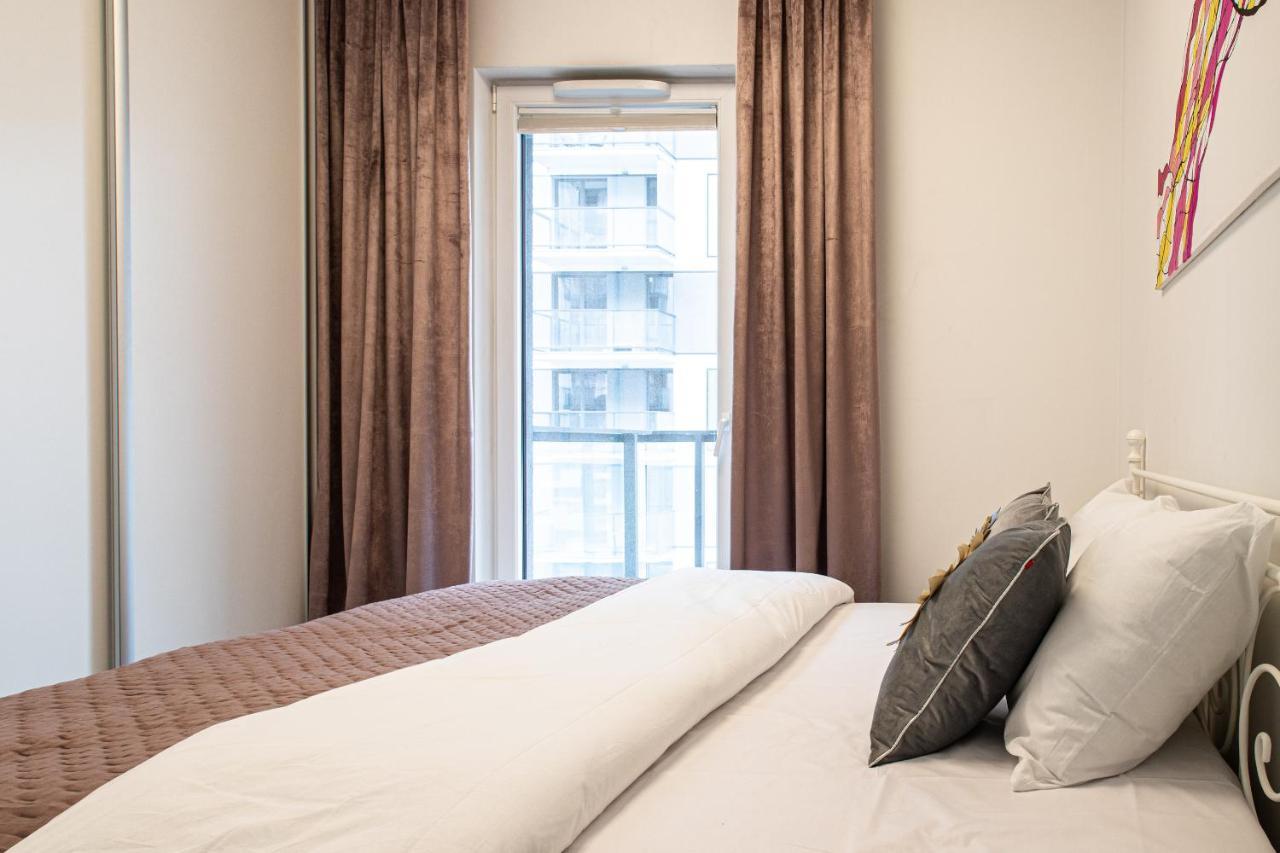 Wola Glamour Apartment ワルシャワ エクステリア 写真