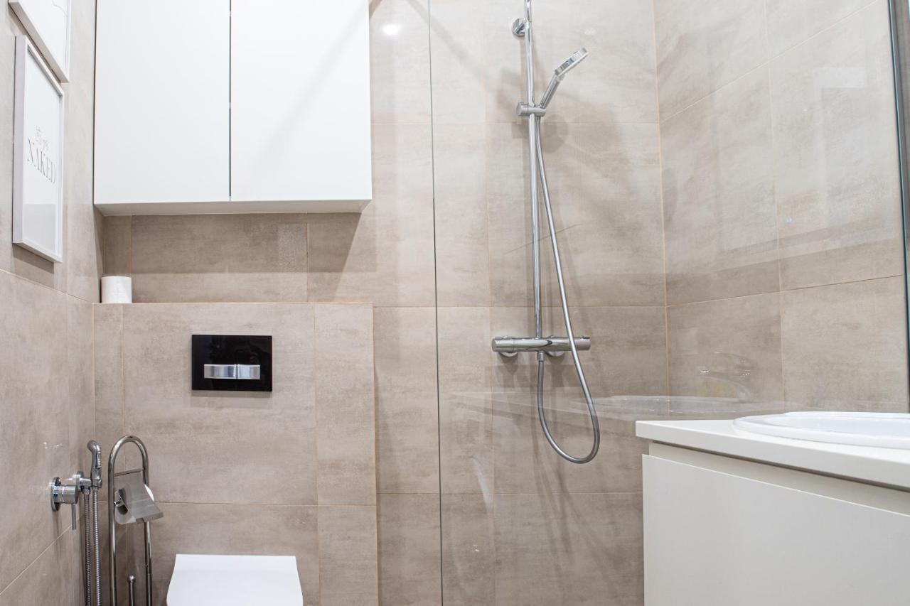 Wola Glamour Apartment ワルシャワ エクステリア 写真